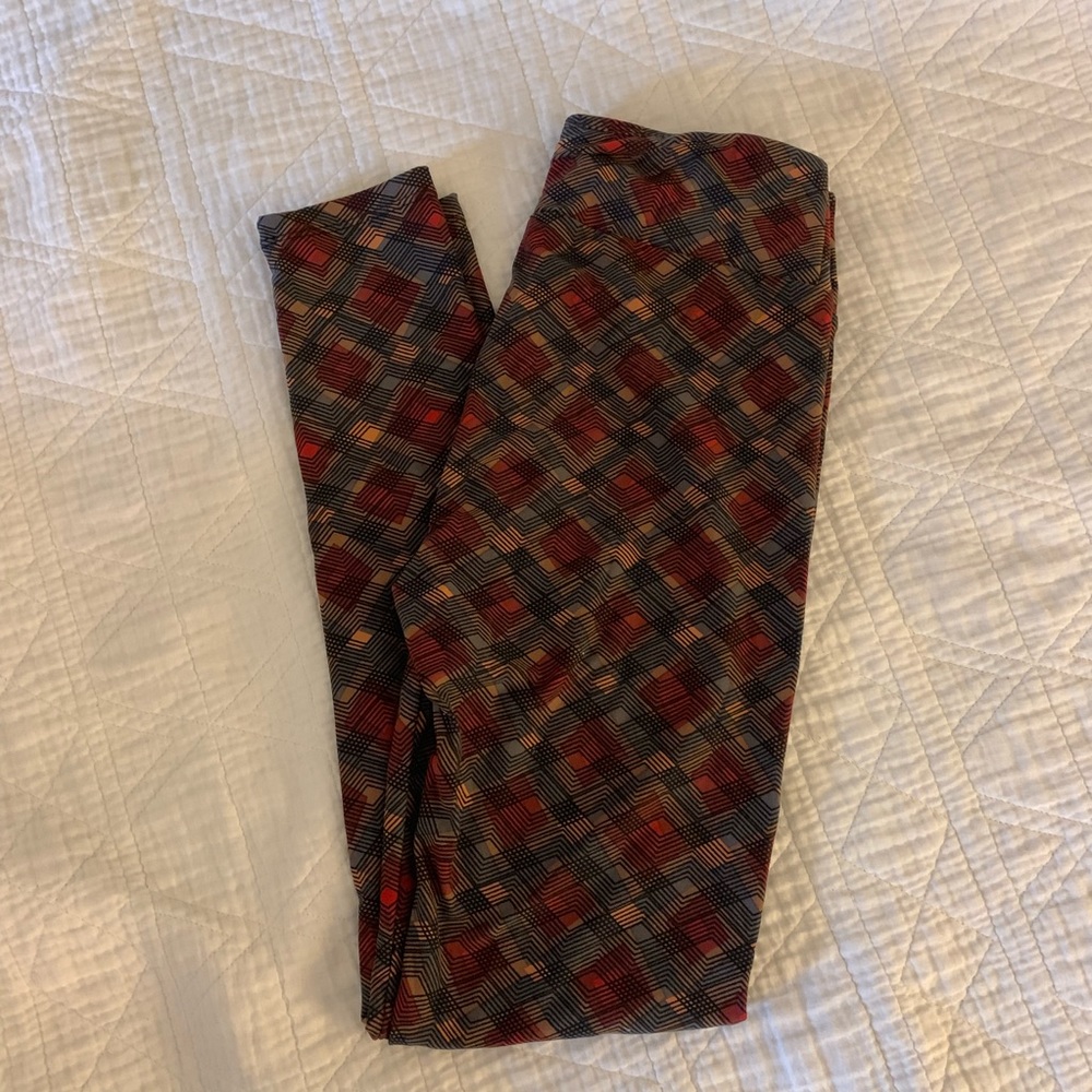 Super soft LuLaRoe leggings, never worn!